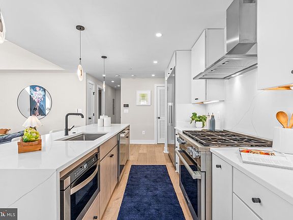 5th image of 1820 19th St NW APT 4