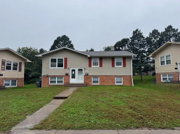 2626 Magnolia Dr, Bettendorf, IA 52722