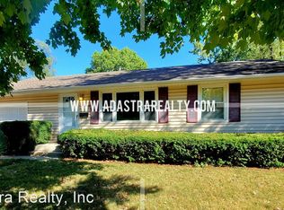 7041 Beverly St, Overland Park, KS 66204