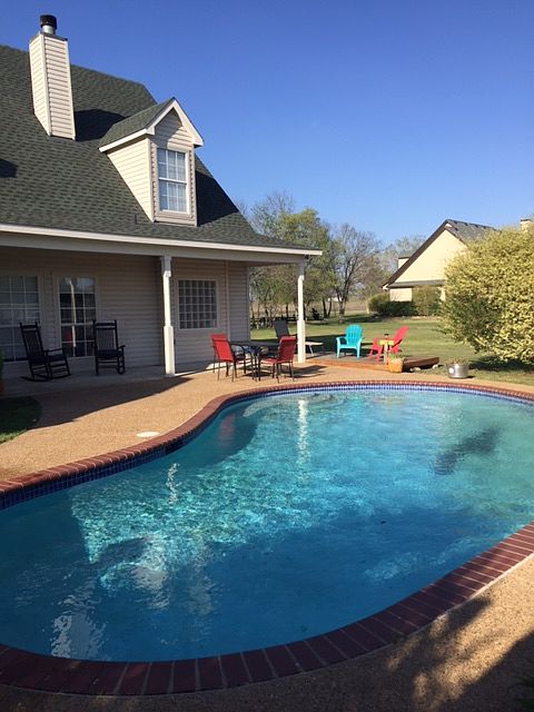 2nd image of 2215 E Quail Run Rd