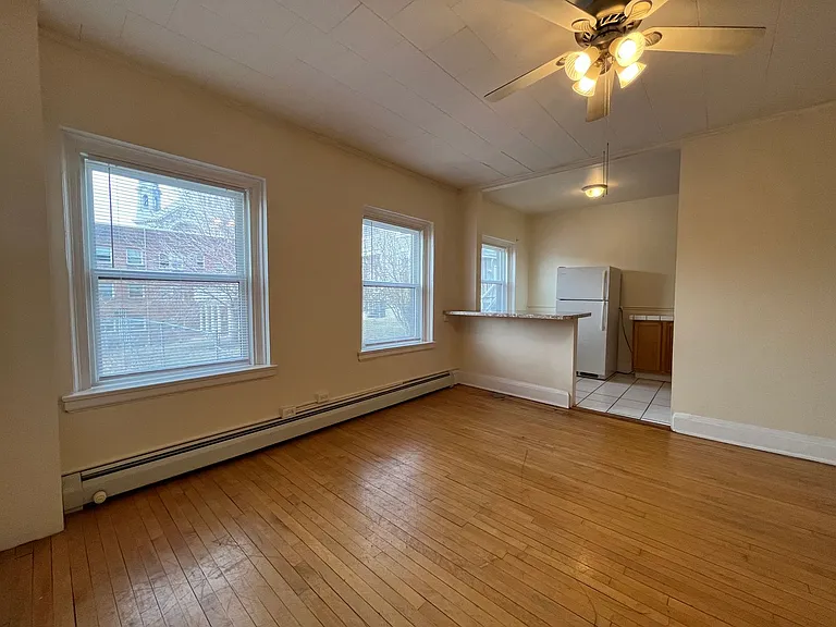 178 Summit Ave — Photo 2