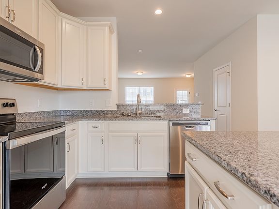 4th image of 310 Hamilton Ave NW
