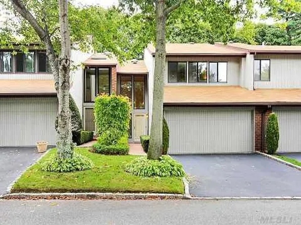 122 Foxwood Dr, Jericho, NY 11753