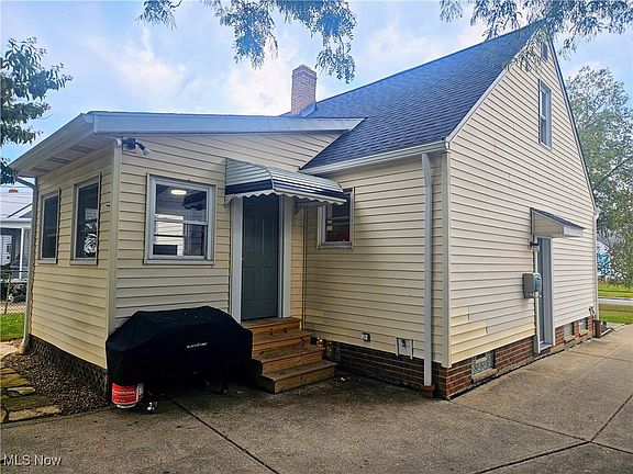 3rd image of 363 E 310th St