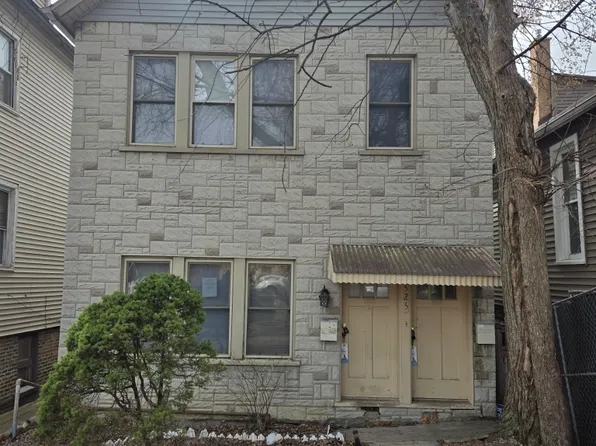 2525 W Lyndale St, Chicago, IL 60647