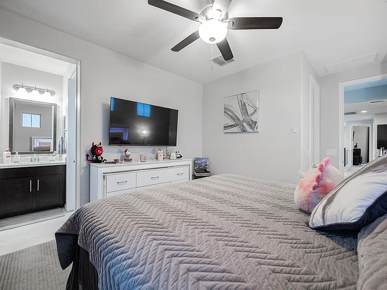 11777 S 51st Dr — Photo 33