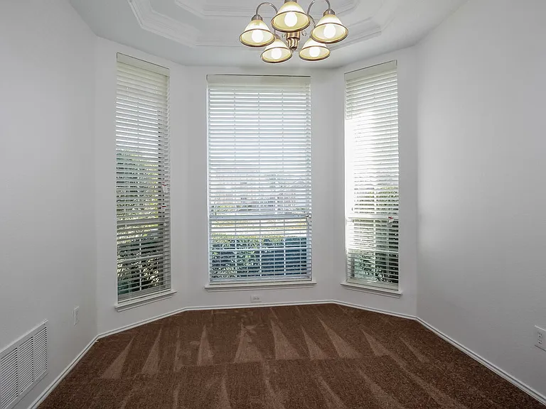 2321 Bent Brook Dr — Photo 2
