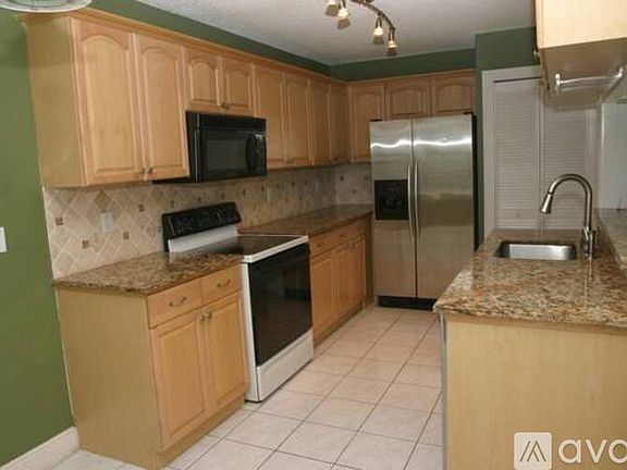 2nd image of 9171 Vineyard Lake Dr #9171
