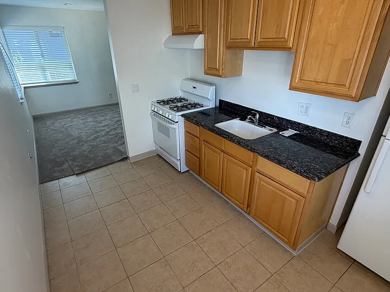 860 W Taylor St #B — Photo 12