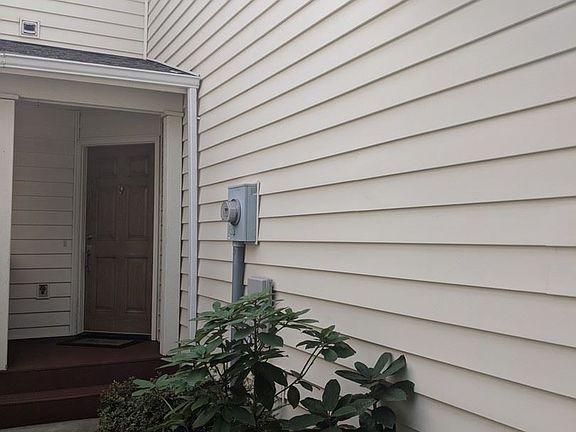 3rd image of 148 N Township St