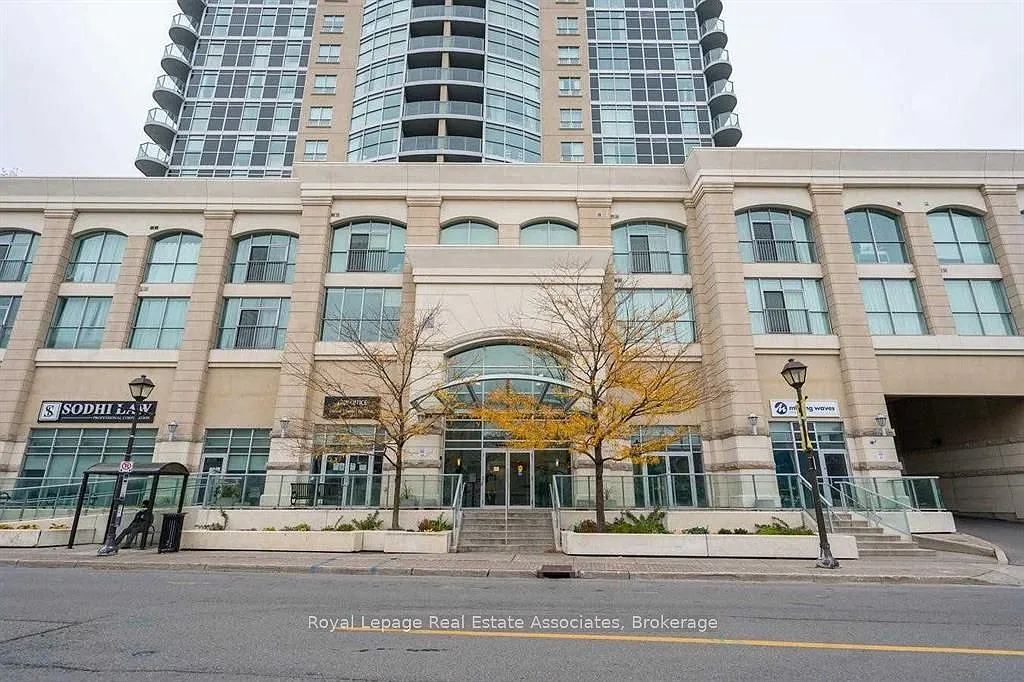 Building Photo - 9 George St N #1804
