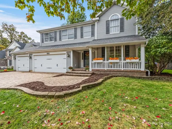 1050 Williamsburg Cir, Grayslake, IL 60030