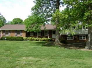 1130 Peach Valley Cir, Spartanburg, SC 29303
