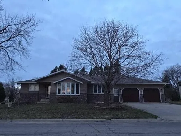 221 5th St NE, Grand Meadow, MN 55936