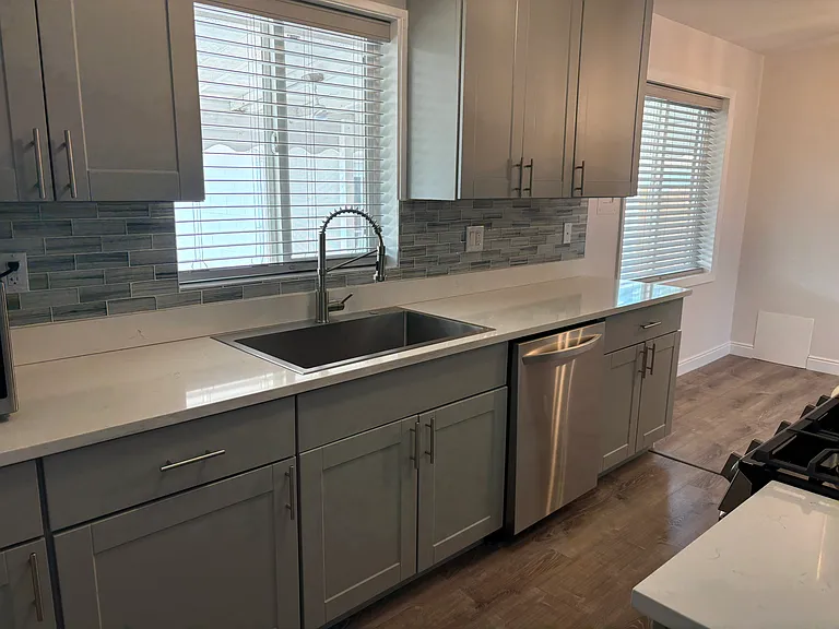 1601 S Patton Ct — Photo 3
