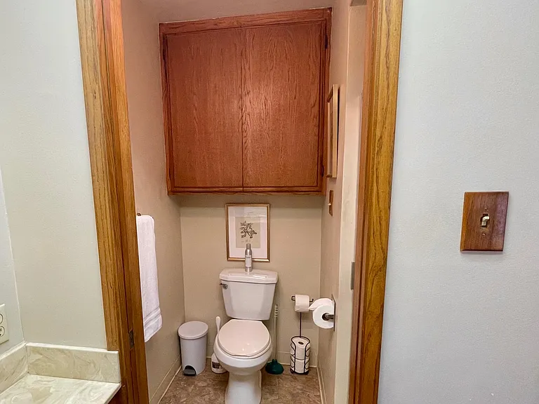 4224 Blackthorne Ave — Photo 13
