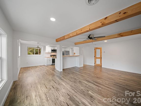 4th image of 86 Chestnut Hill Rd