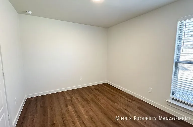 2127 Langford Ave — Photo 11