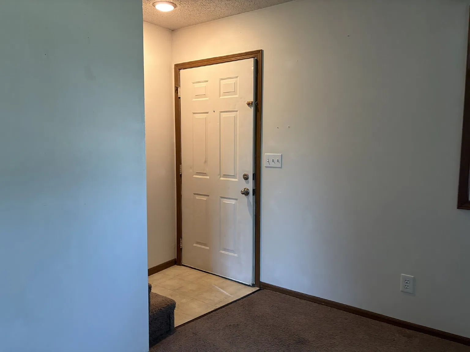 2 bed, 1.5 bath, $1,050 — Photo 3