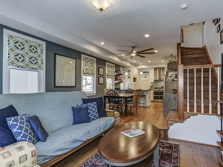 821 Tewkesbury Pl NW — Photo 7