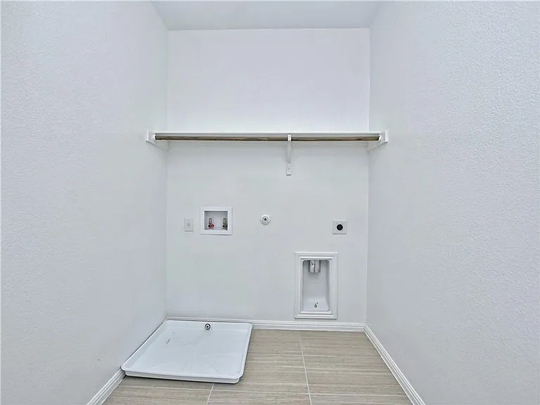 3240 E Whitestone Blvd #21 — Photo 7