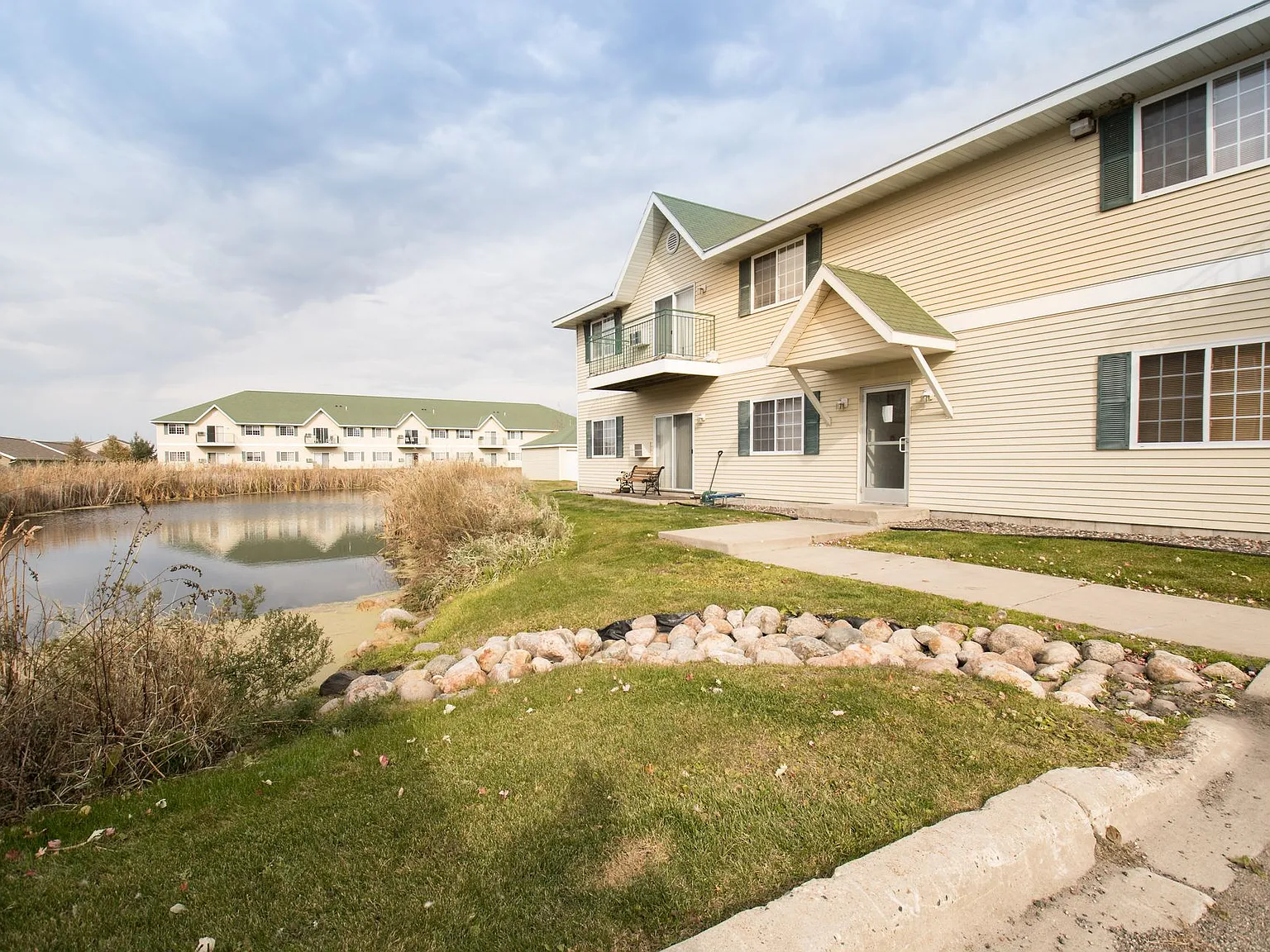 Pheasant Run Apartments — Photo 1