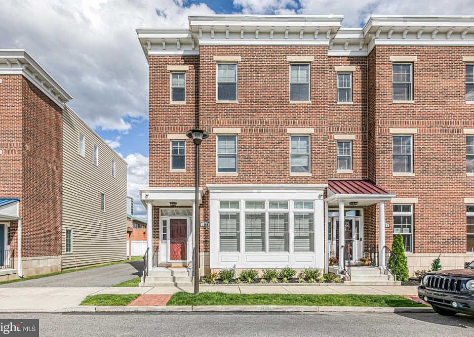 1st image of 3209 Salerno Way