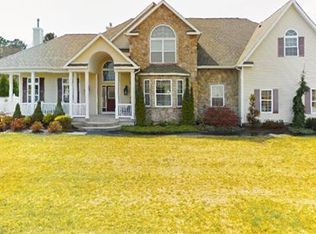 10 Vizcaya Ct, Shoreham, NY 11786