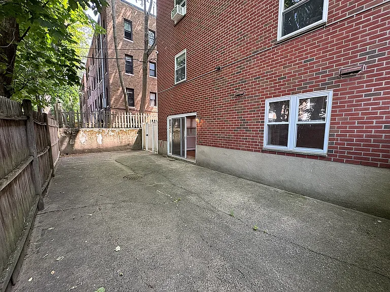 118 Babcock St #2 — Photo 27