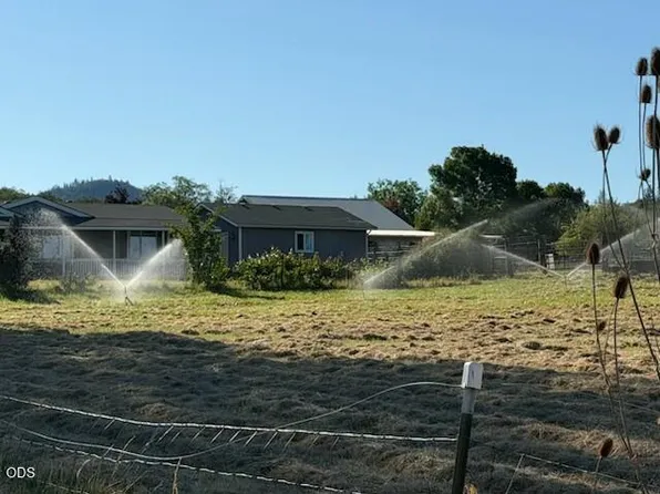 1241 Dry Creek Rd, Medford, OR 97524