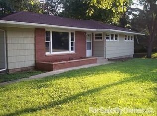 320 Red Oak Rd, Walnut, IL 61376