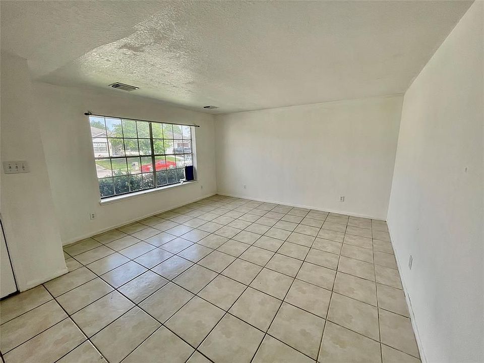 10914 Bradford Way Dr, Houston, TX 77075 | Zillow