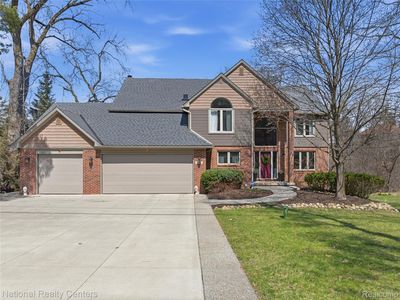 6276 N Shore Dr, West Bloomfield, MI, 48324
