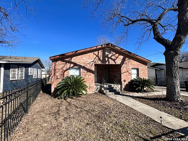 Building Photo - 807 E Southcross Blvd #1