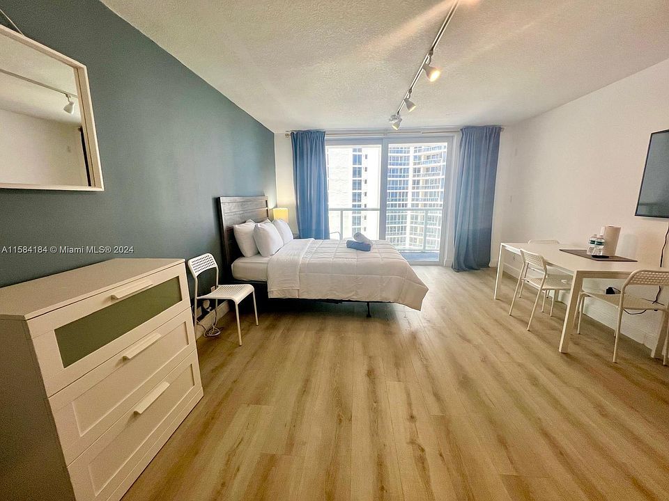 1st image of 19201 Collins Ave #725