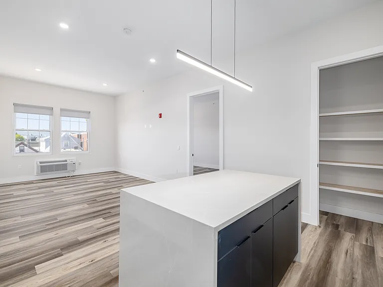 196 Dayton Ave #402 — Photo 5