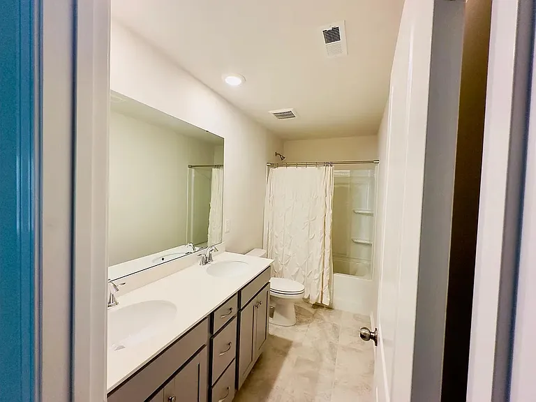 2nd Full Bathroom