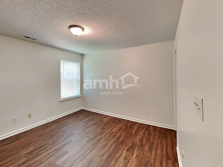 10713 Haddington Dr NW — Photo 15