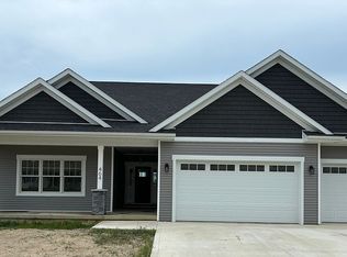 464 S 8th St, Upland, IN 46989