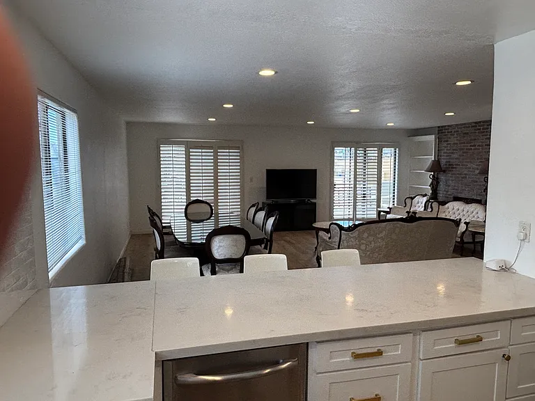 1216 S Saltair Ave #101 — Photo 8