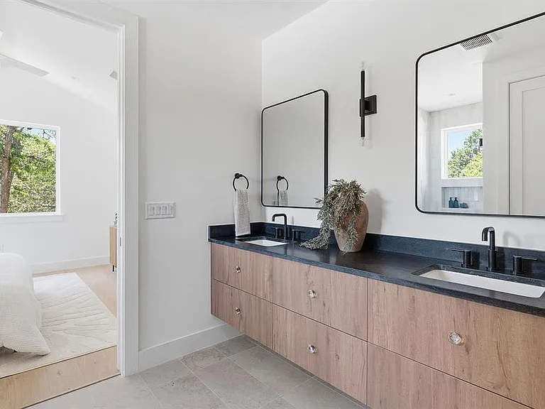 502 Normandy St #2 — Photo 12