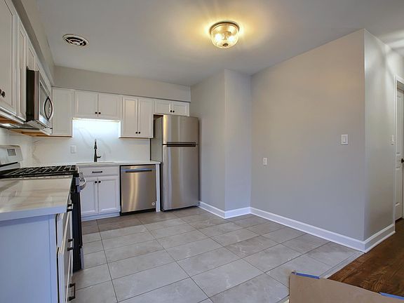 4th image of 347 N Eton St