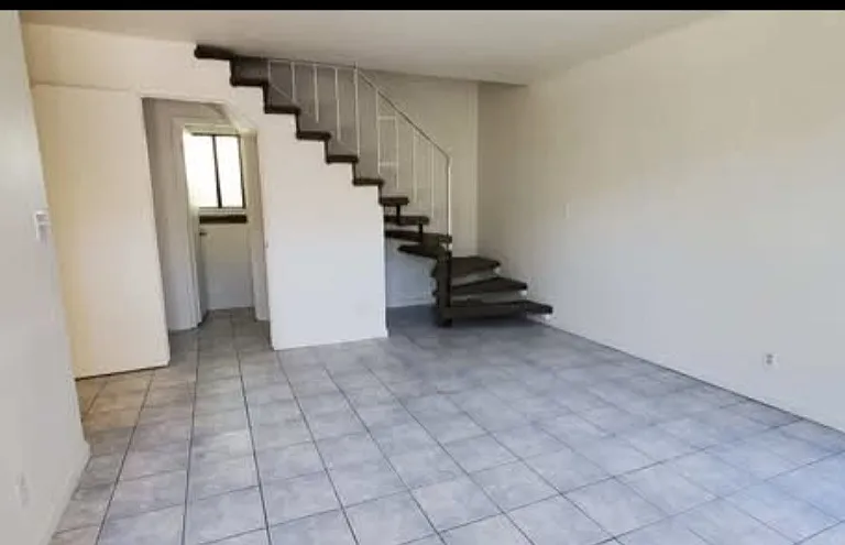 1901 Driftwood Dr #3 — Photo 2