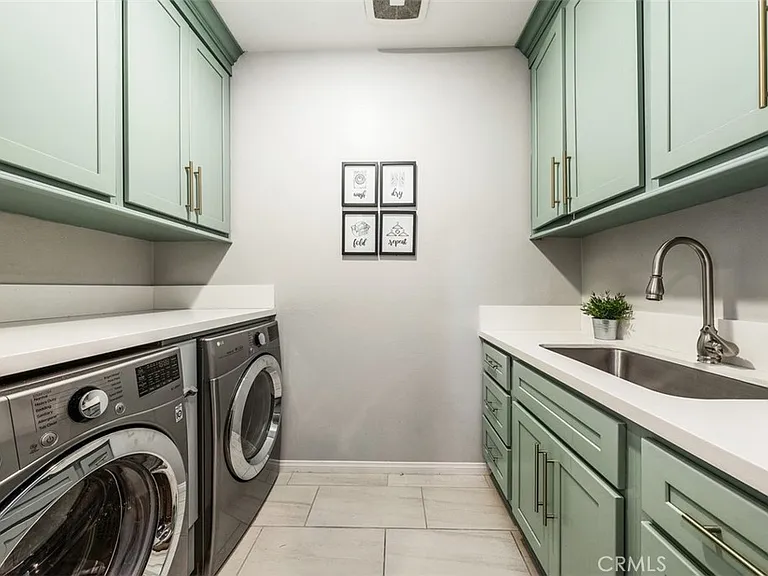 102 Sencillo Pl — Photo 24
