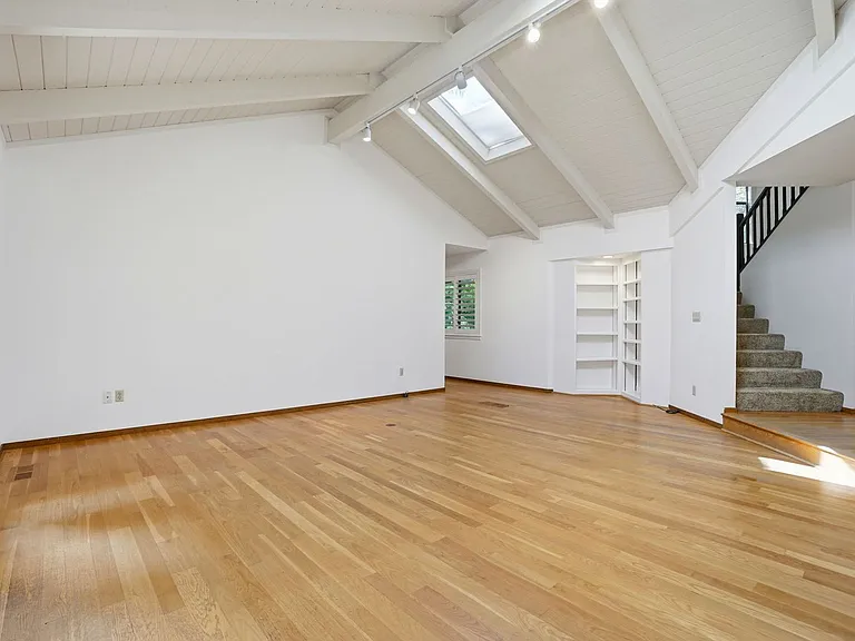 2561 Rolling Hills Ct — Photo 6