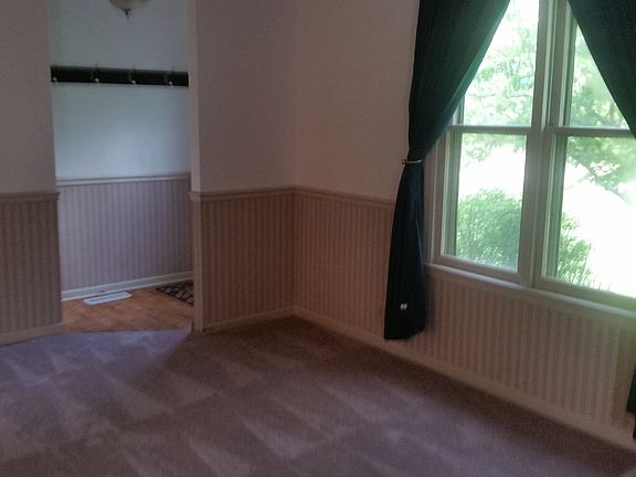 5th image of 400 Wilkinson Ln