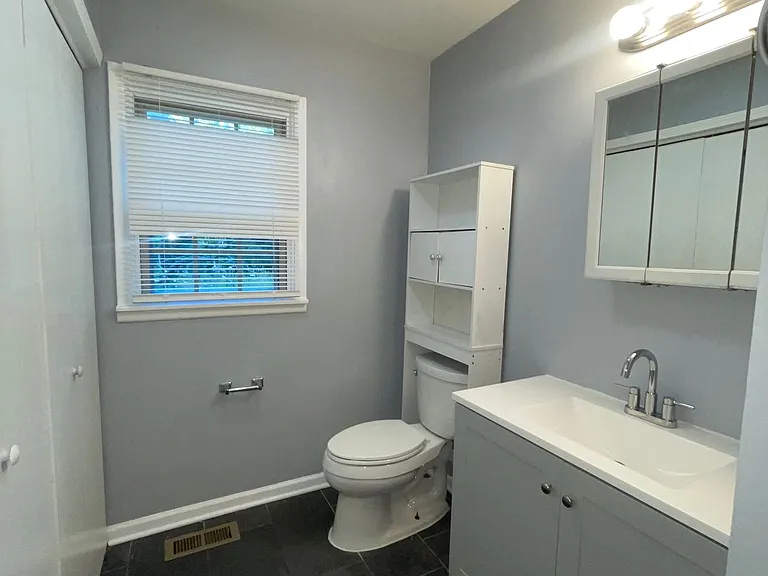 2515 Hermon Ave — Photo 9