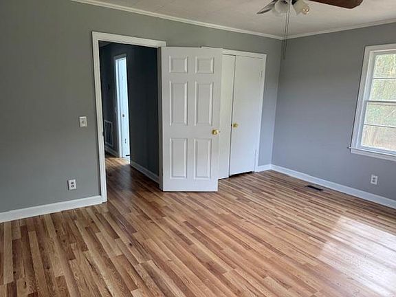 5th image of 2205 Stewart St