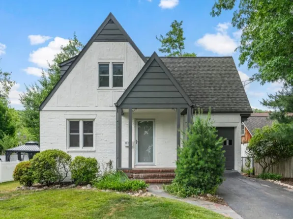 181 5th St, Cresskill, NJ 07626