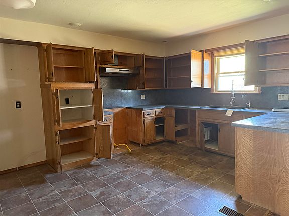3rd image of 520 N 6th St